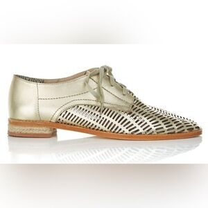 Matt Bernson Gimlet Chevron Perforated Gold metallic Oxford Sz 8.5 NWOT